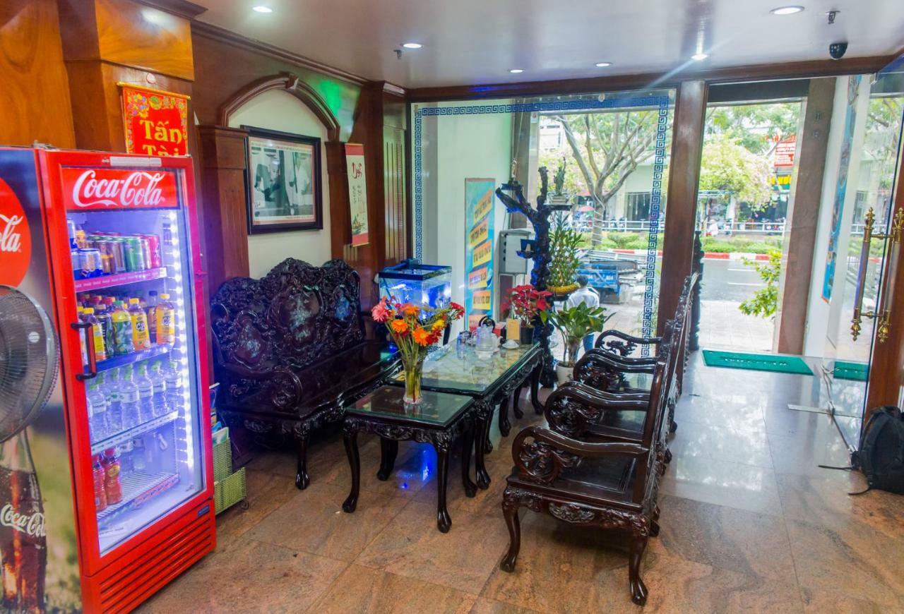 Hotel Kally Saigon Хошимин Екстериор снимка