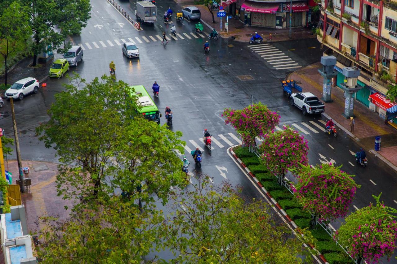 Hotel Kally Saigon Хошимин Екстериор снимка