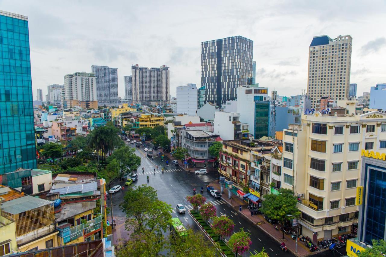 Hotel Kally Saigon Хошимин Екстериор снимка