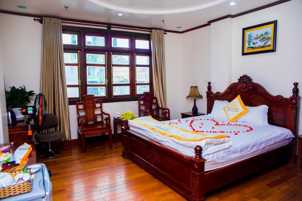 Hotel Kally Saigon Хошимин Екстериор снимка